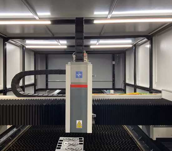 Macchina da taglio laser a fibra CNC automatica ad alta velocità da 1kw a 6kw per lamiere o tubi in rame e alluminio in acciaio inossidabile dolce in vendita